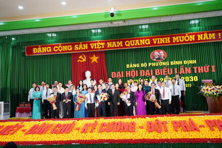 XÂY DỰNG ĐẢNG